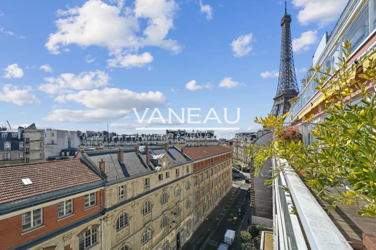 Paris VIIe - Vue exceptionnelle Tour Eiffel & Invalides
