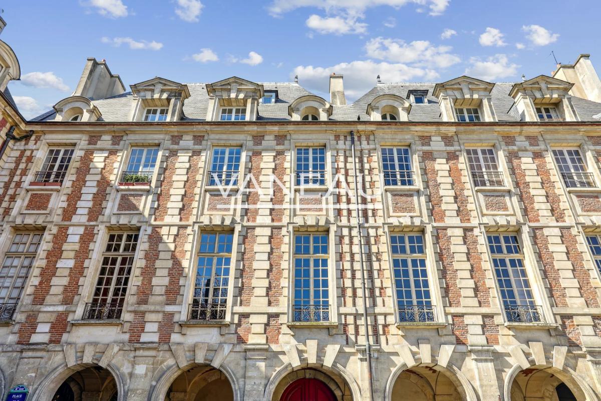 Place des Vosges - Hôtel de Chaulnes - Dernier étage