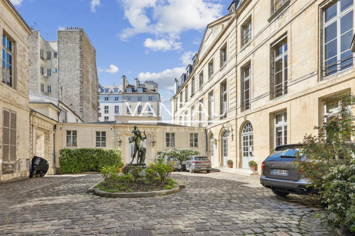Place des Vosges - Hôtel de Chaulnes - Dernier étage
