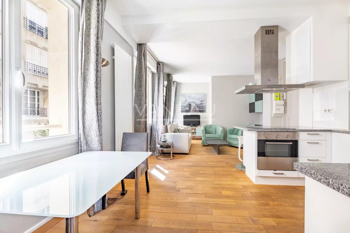 Paris VIIe - VANEAU - Appartement meublée sur jardin