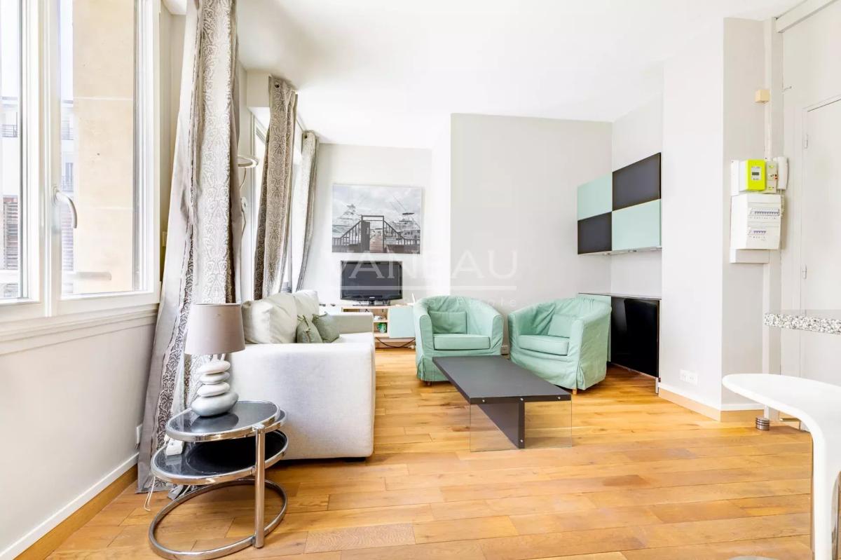 Paris VIIe - VANEAU - Appartement meublée sur jardin