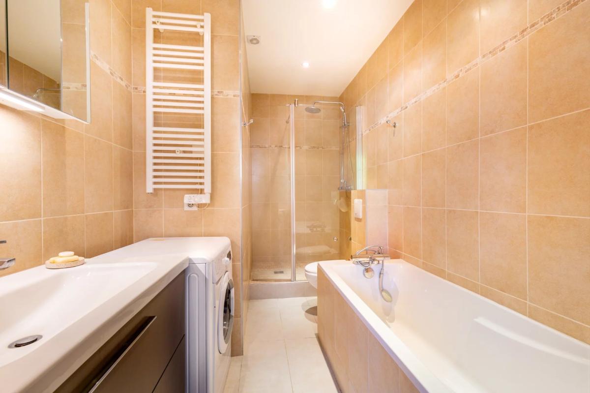 Paris VIIe - VANEAU - Appartement meublée sur jardin