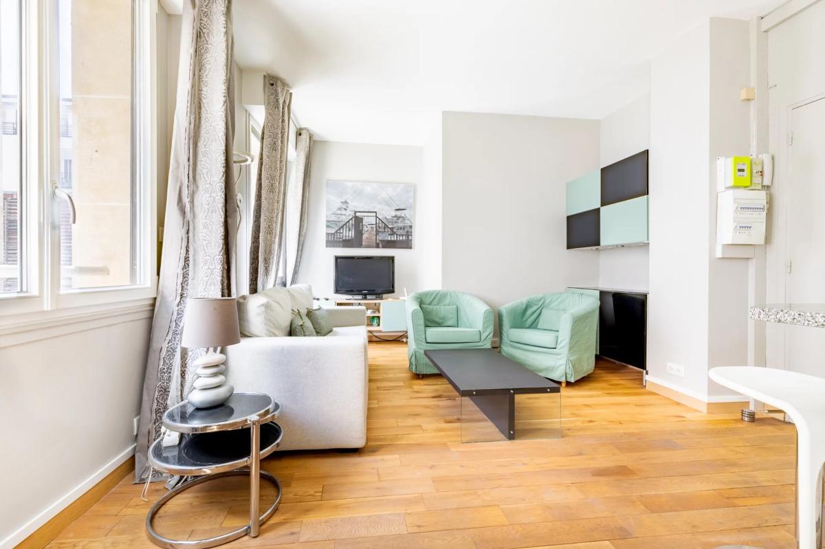 Paris VIIe - VANEAU - Appartement meublée sur jardin