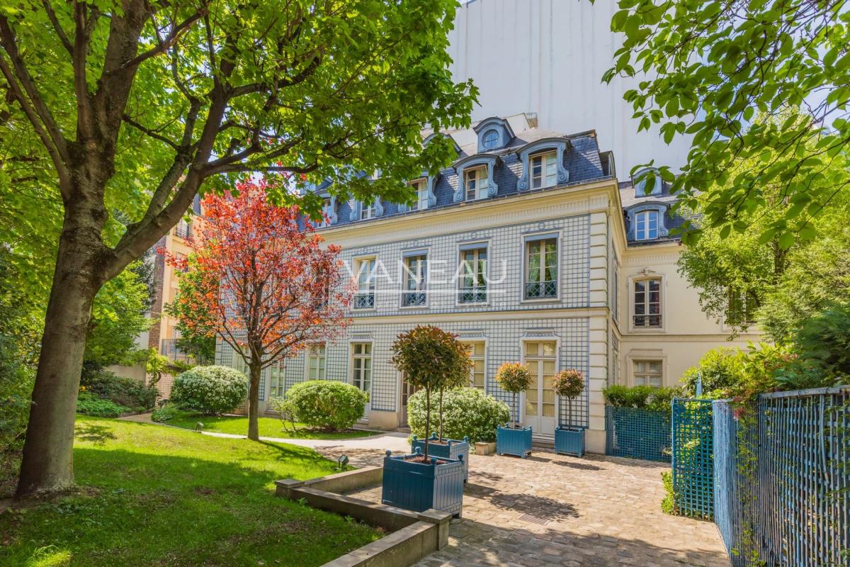 Paris IX - Environnement d'exception et confidentiel - Pied-à-te