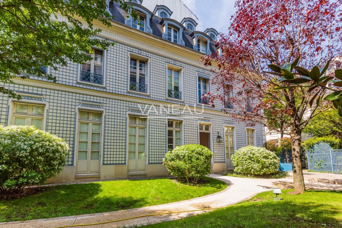 Paris IX - Environnement d'exception et confidentiel - Pied-à-te