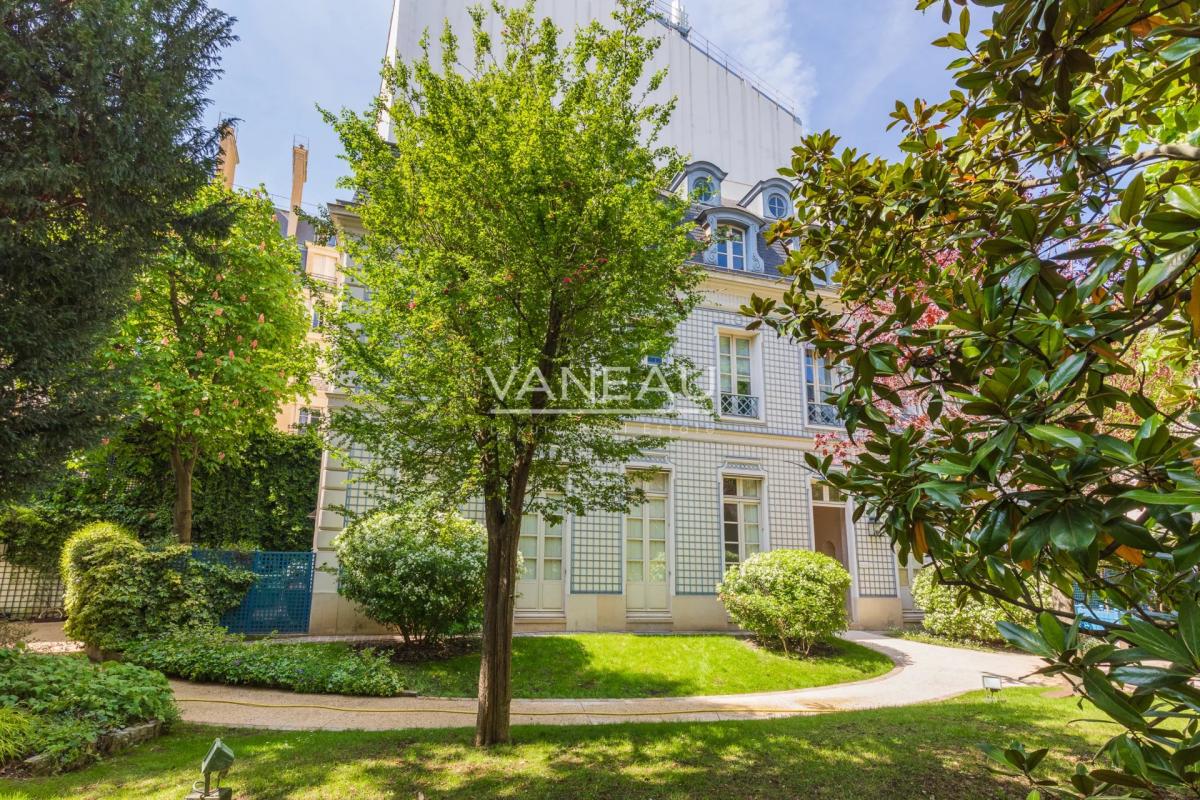 Paris IX - Environnement d'exception et confidentiel - Pied-à-te