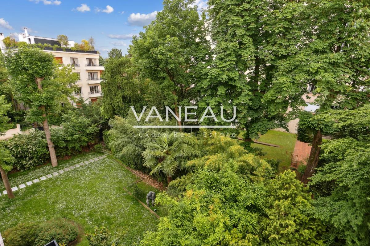 Neuilly - Saint James - quatre pièces avec terrasse