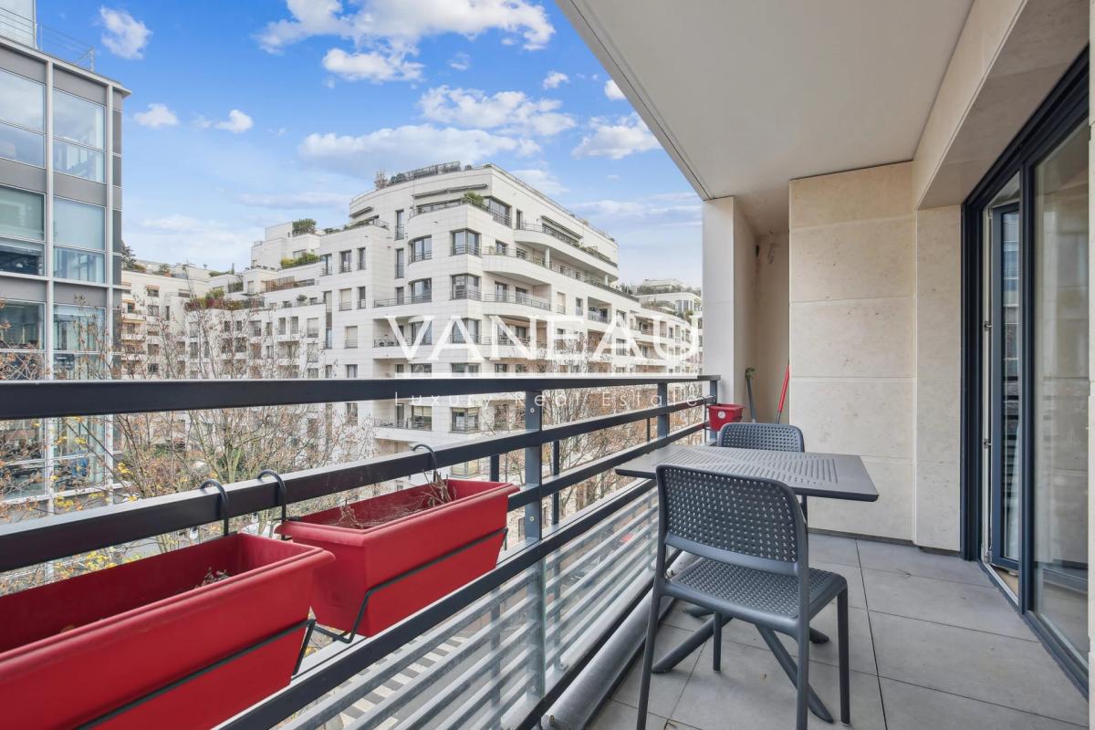 Levallois - Villiers / Greffulhe - trois pièces en parfait état 