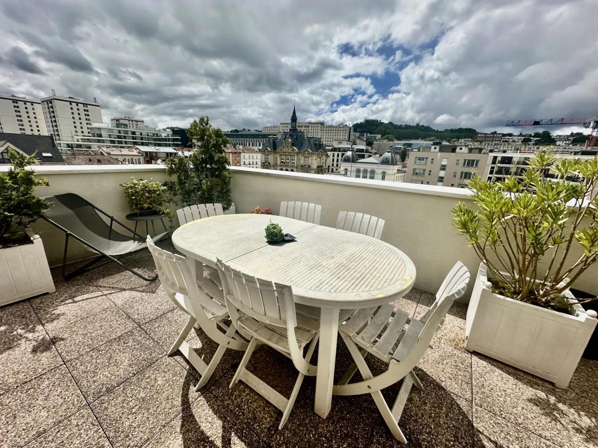 Suresnes/Mairie -Appartement dernier étage avec terrasse et balc