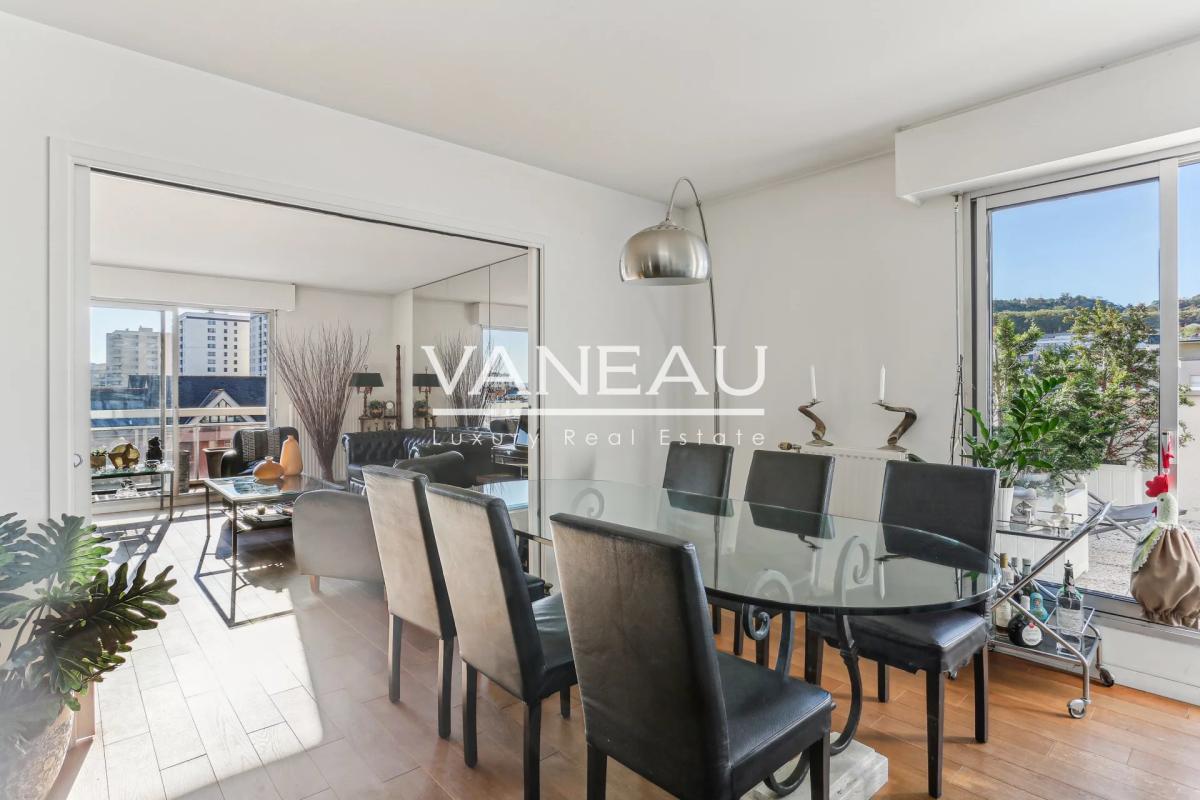 Suresnes/Mairie -Appartement dernier étage avec terrasse et balc