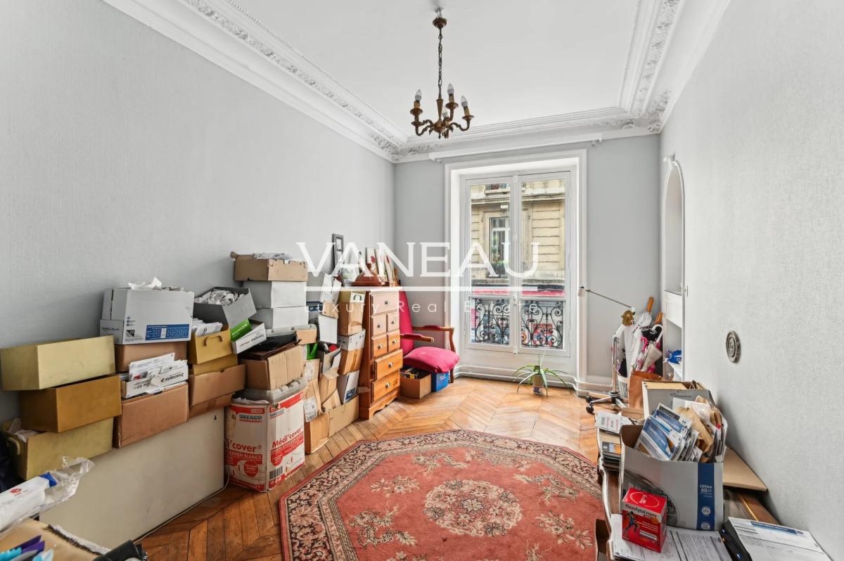 Paris Xe - Magenta / Saint-Quentin - charmant trois pièces pour 