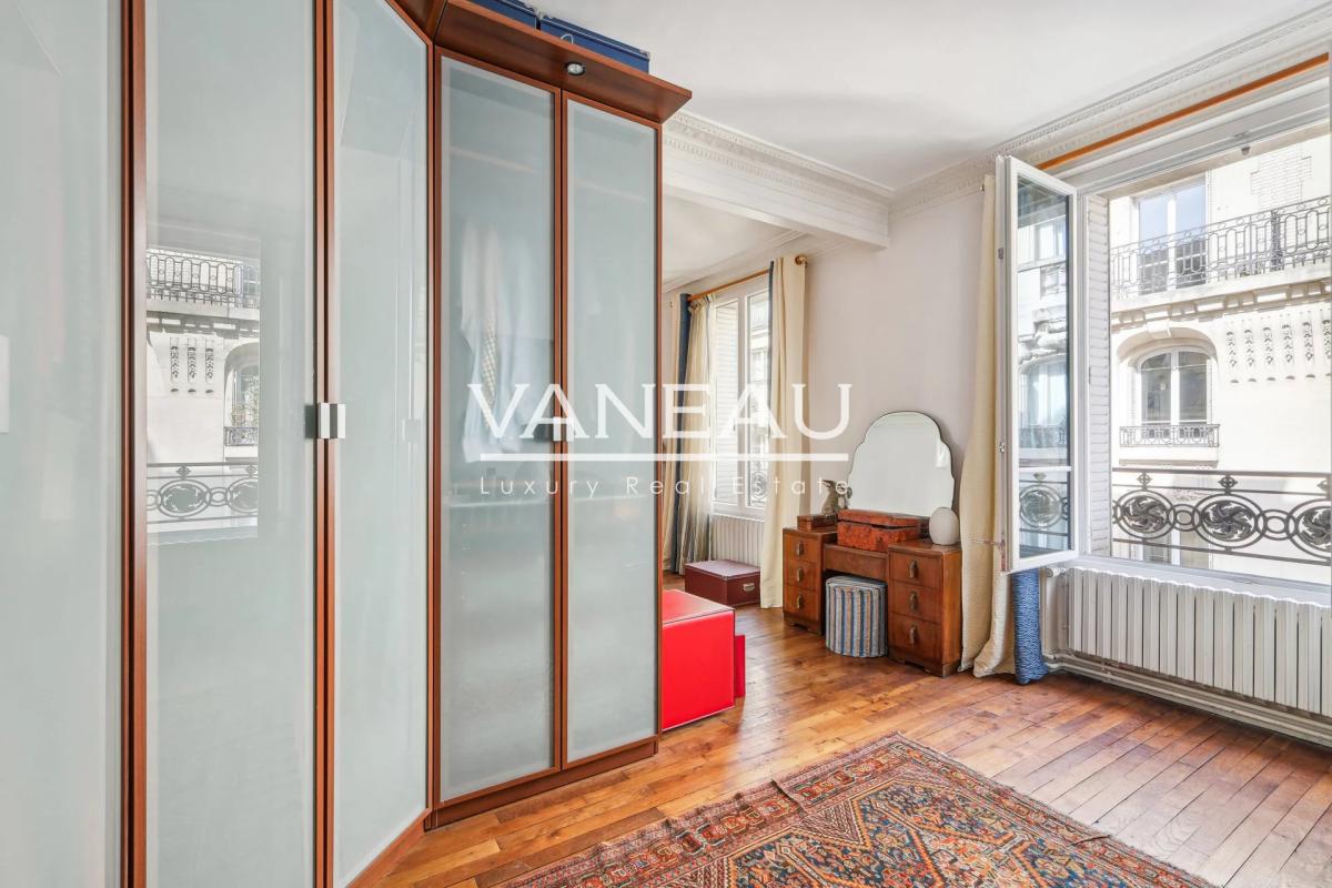 Paris XVe Saint Lambert - Bel appartement de réception en étage 