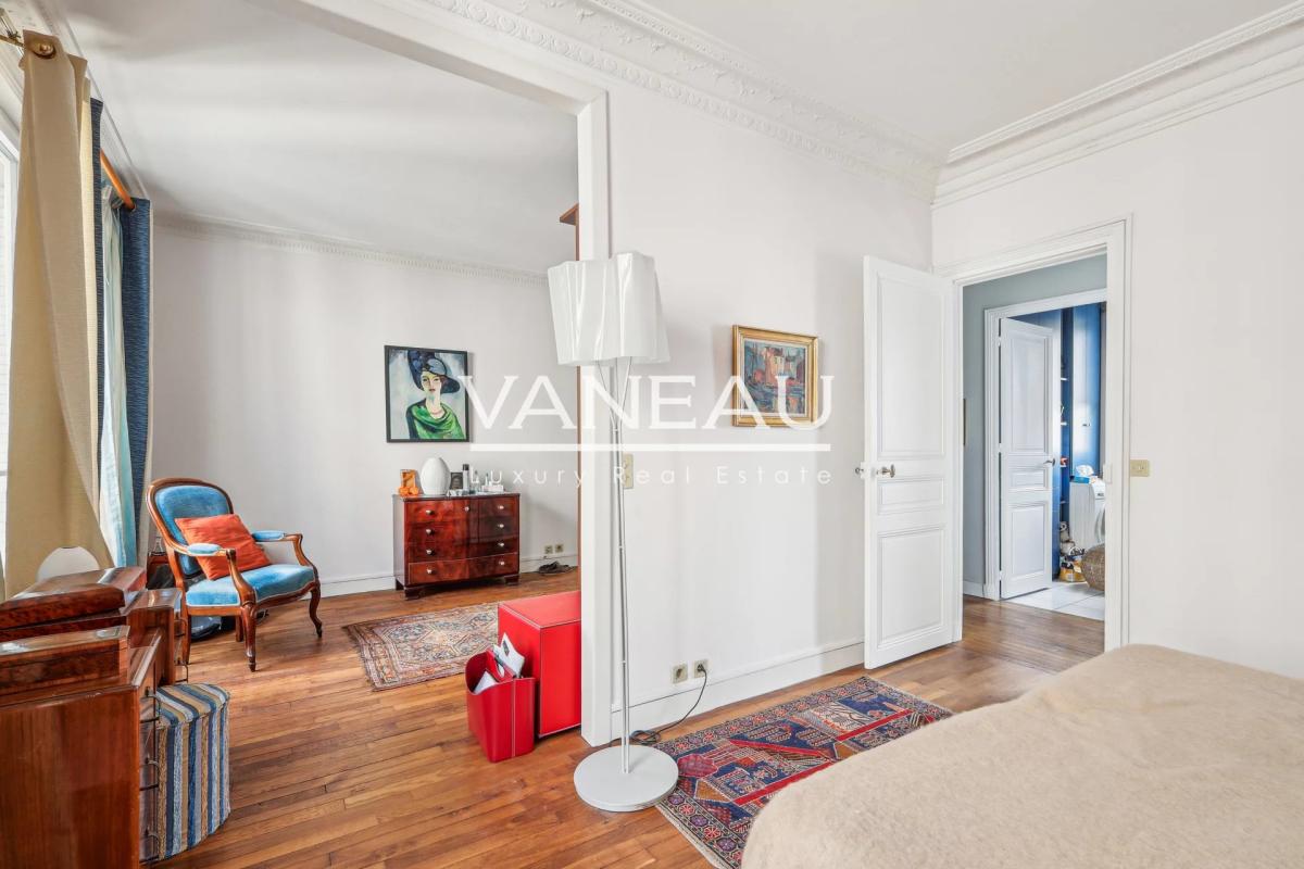 Paris XVe Saint Lambert - Bel appartement de réception en étage 