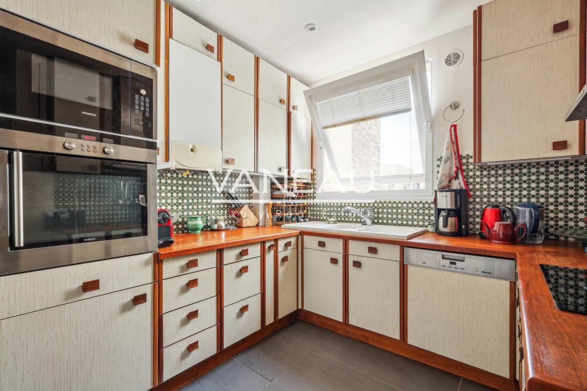 Paris XVe Saint Lambert - Bel appartement de réception en étage 