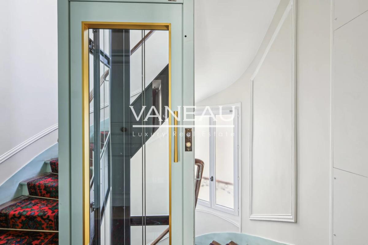 Paris XVe Saint Lambert - Bel appartement de réception en étage 