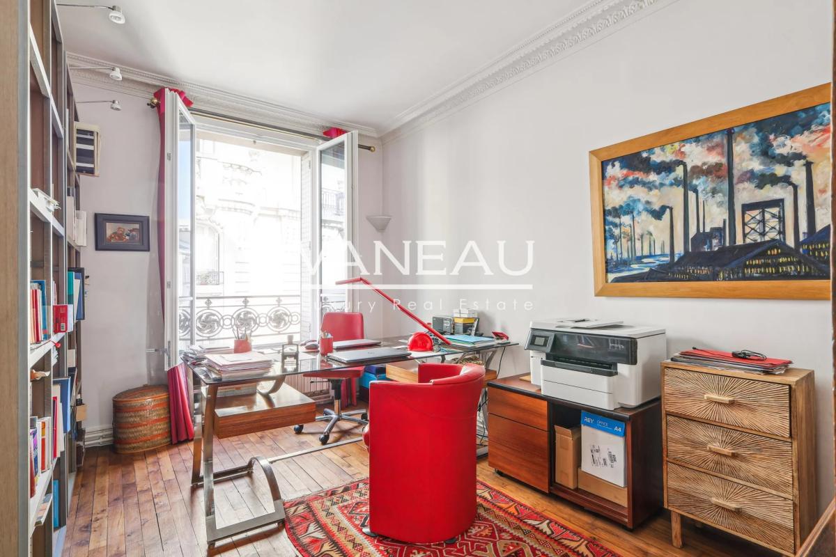 Paris XVe Saint Lambert - Bel appartement de réception en étage 