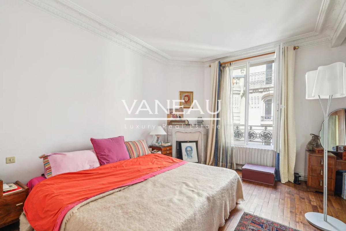 Paris XVe Saint Lambert - Bel appartement de réception en étage 