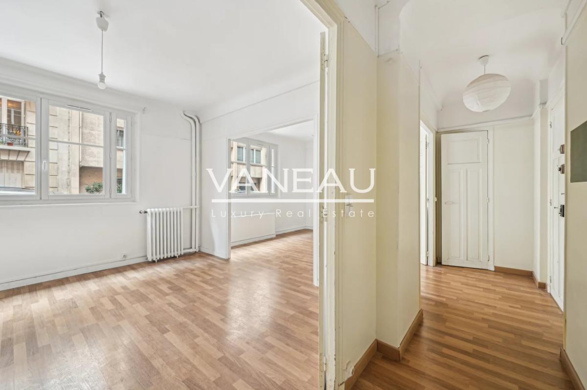 Paris XV - Boucicaut - Convention : Appartement trois pièces en 