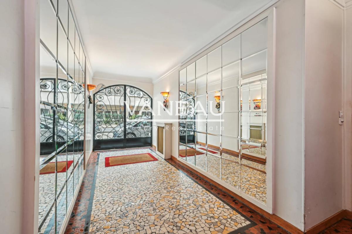 Paris XV - Boucicaut - Convention : Appartement trois pièces en 