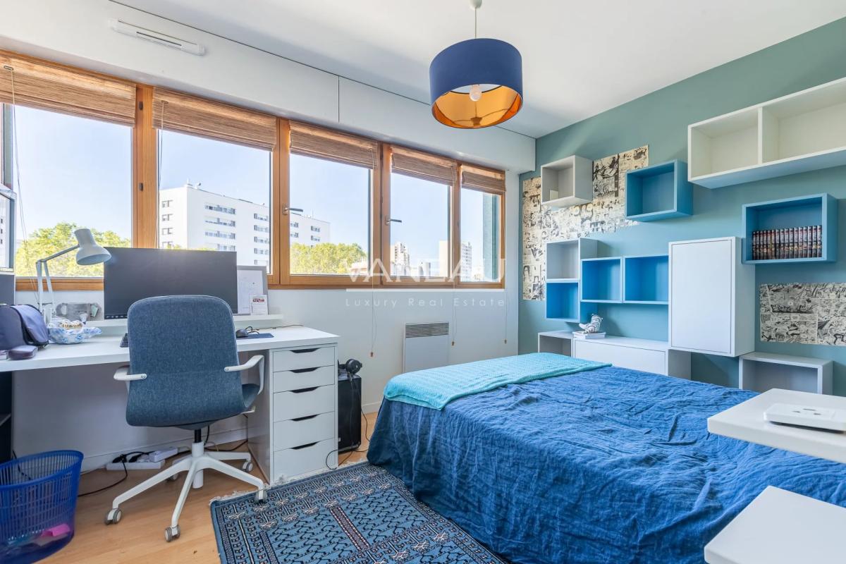 Dernier étage avec terrasses - 5 chambres