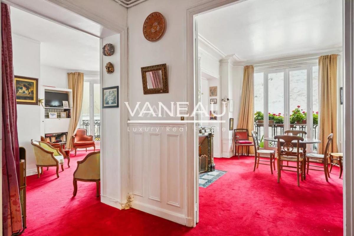 PARIS XVe Commerce - Appartement d'exception quatre pièces avec 