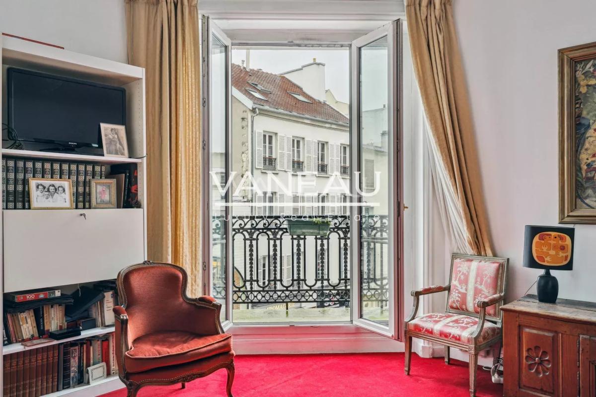 PARIS XVe Commerce - Appartement d'exception quatre pièces avec 