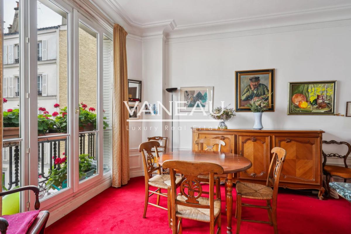 PARIS XVe Commerce - Appartement d'exception quatre pièces avec 
