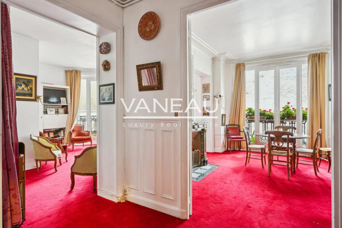PARIS XVe Commerce - Appartement d'exception quatre pièces avec 