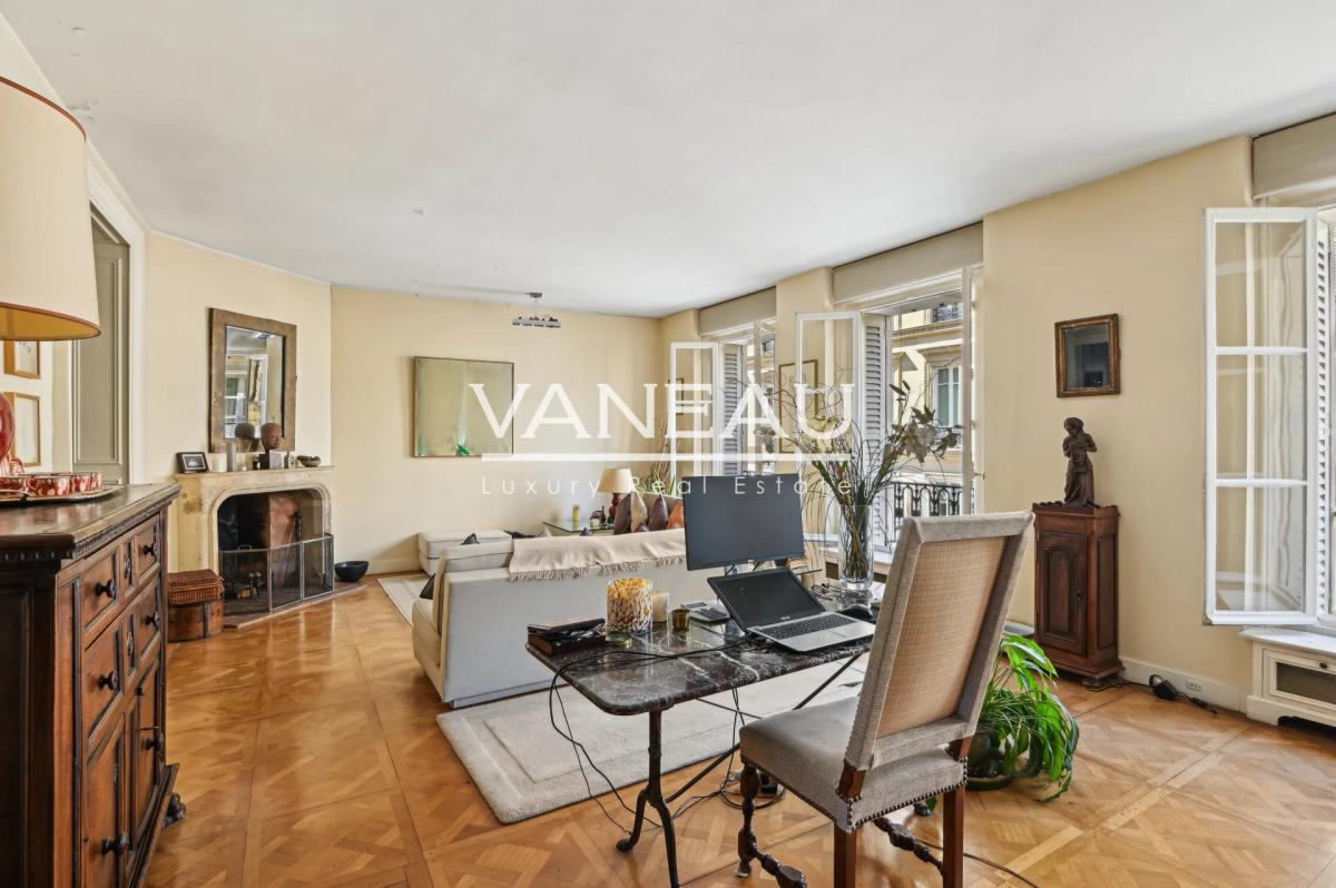 Paris VIIe - Sainte Clotilde - Pied à terre