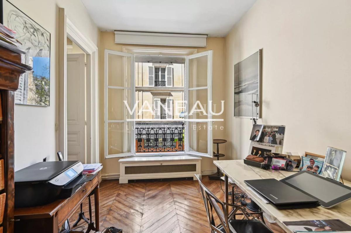 Paris VIIe - Sainte Clotilde - Pied à terre