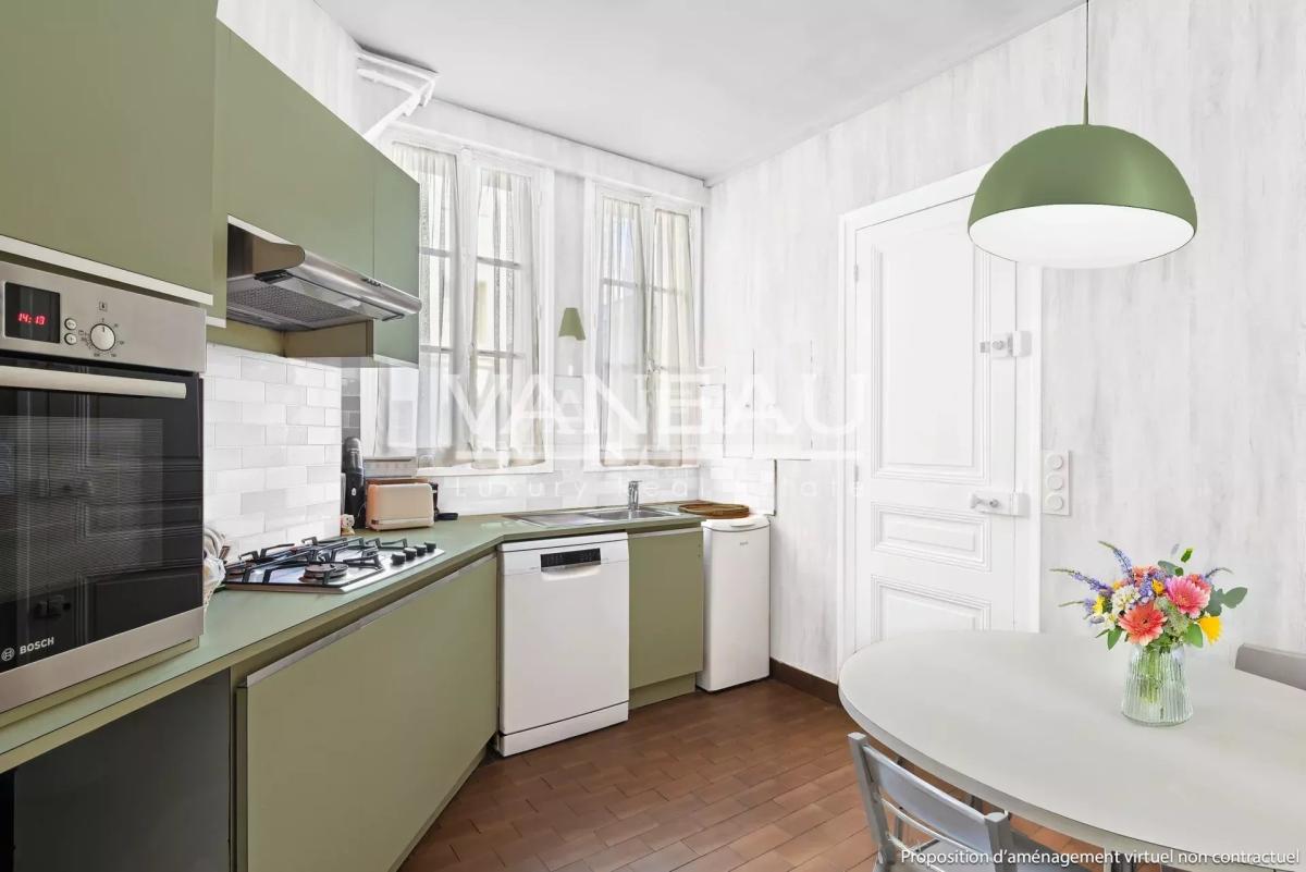 Paris VIIe - Sainte Clotilde - Pied à terre