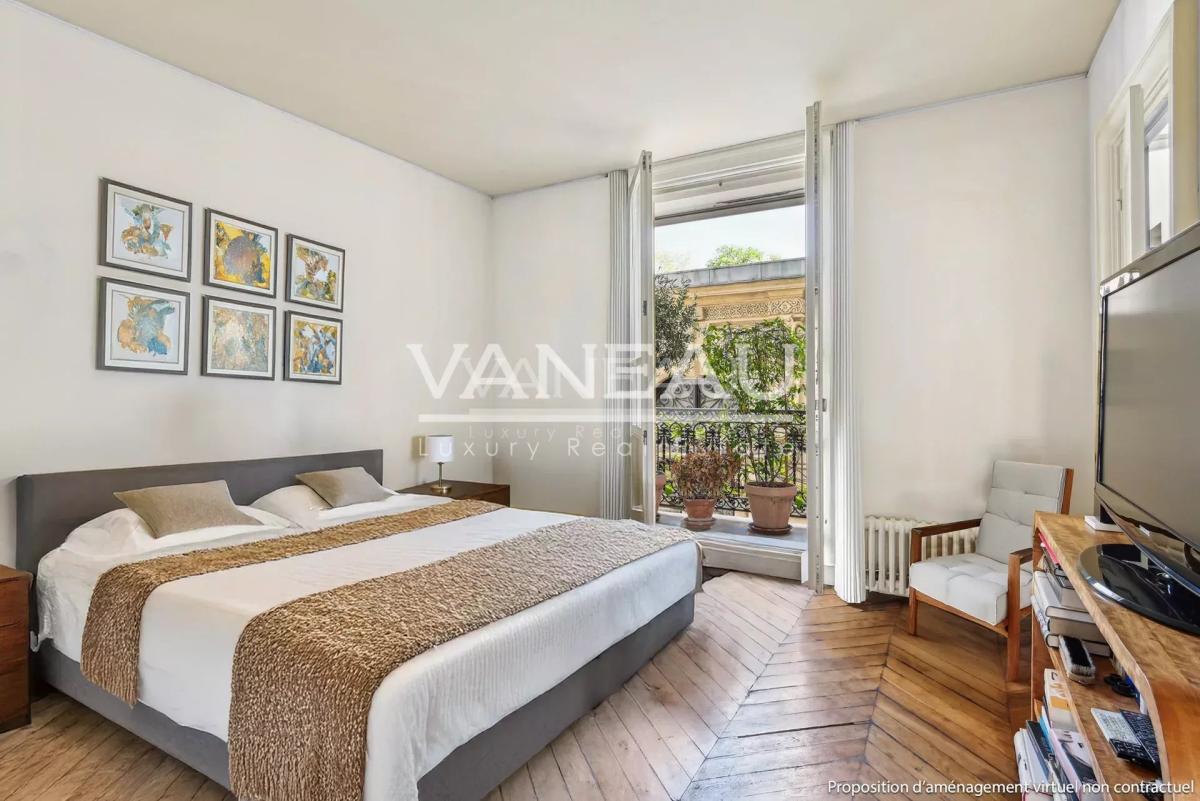 Paris VIIe - Sainte Clotilde - Pied à terre