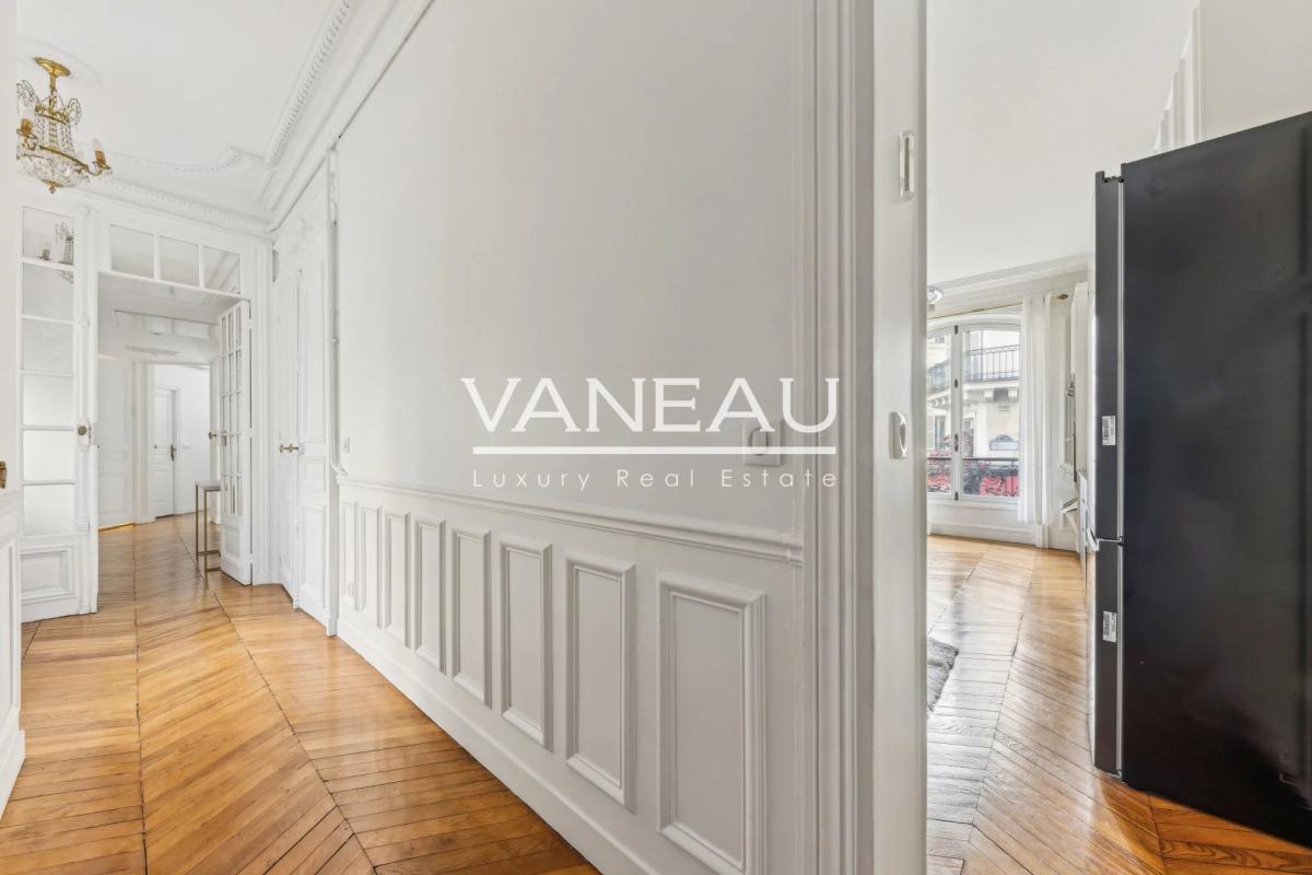 PARIS VIIIe - Appartement familial et de réception