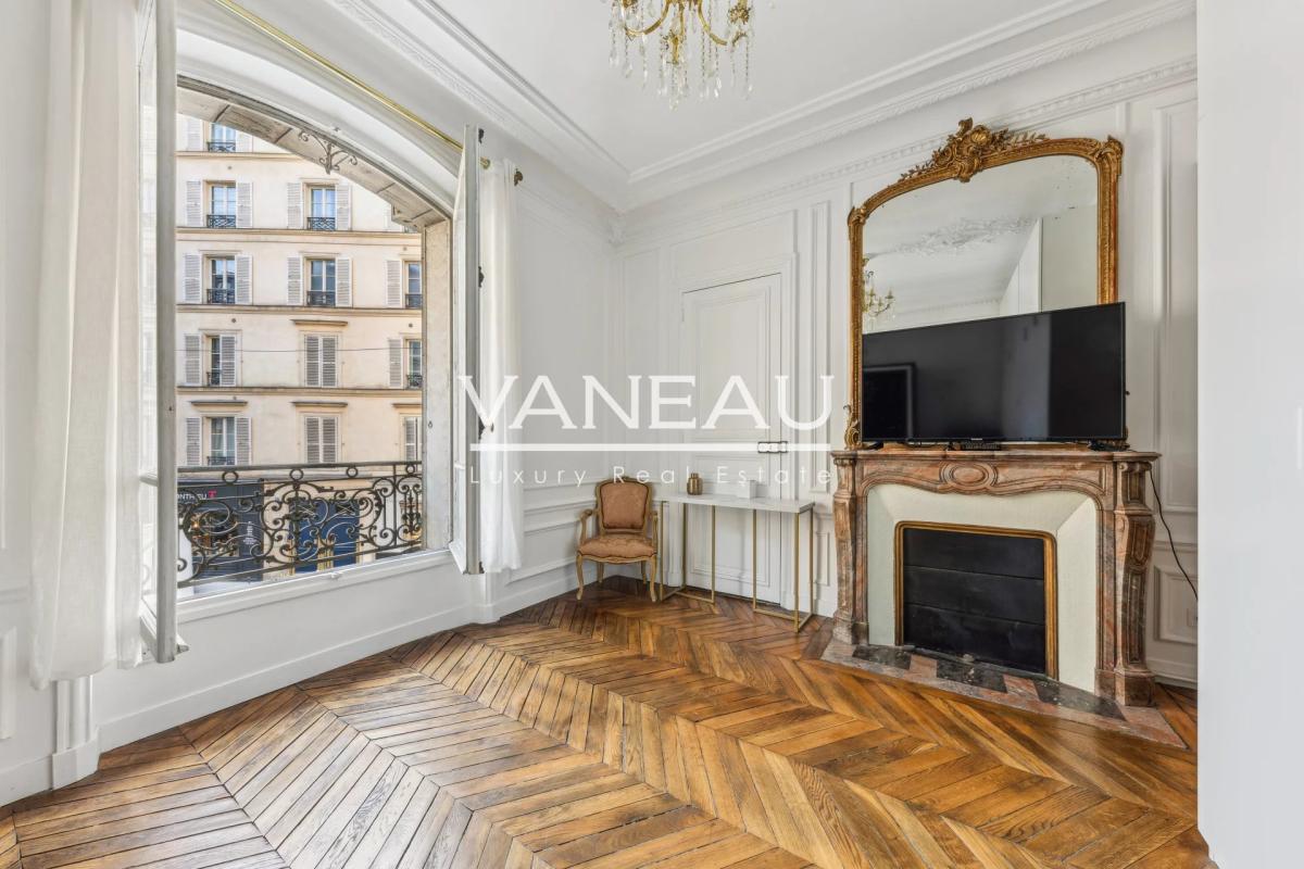 PARIS VIIIe - Appartement familial et de réception