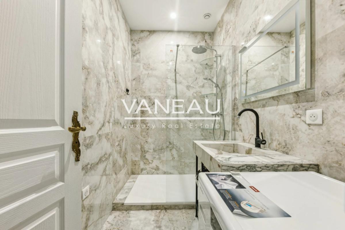 PARIS VIIIe - Appartement familial et de réception