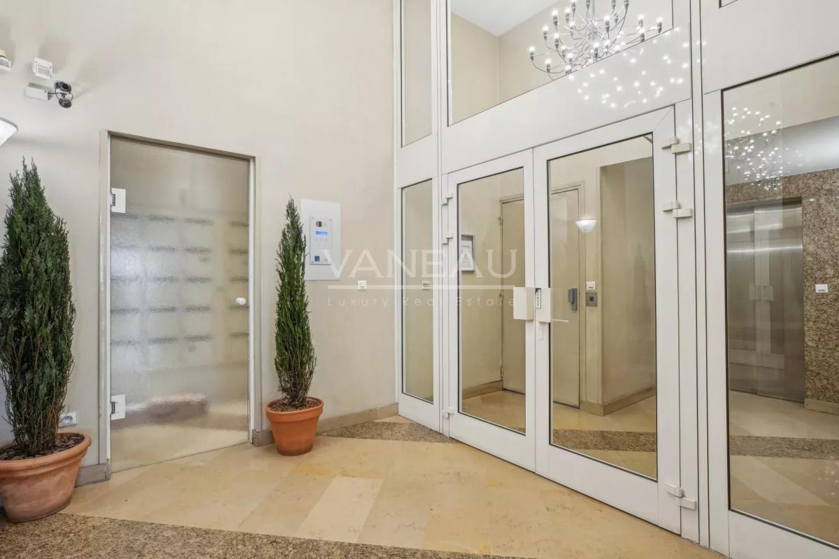 Paris XVIe - Trocadéro - Appartement familial vendu occupé