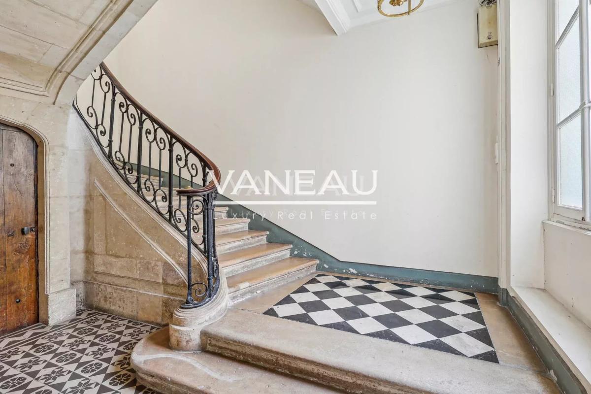 Paris - VIIe - Elégant pied à terre