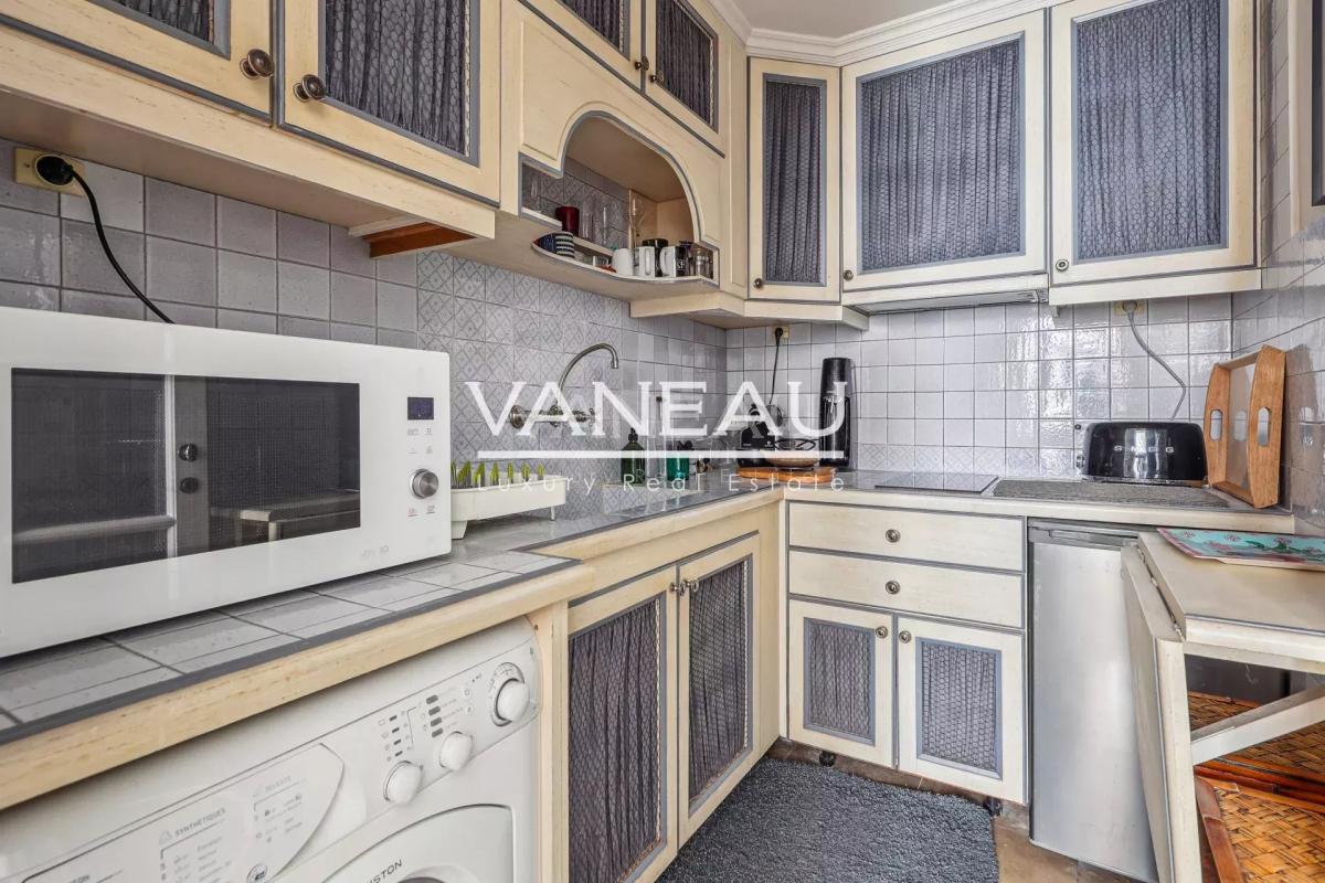 Paris - VIIe - Elégant pied à terre