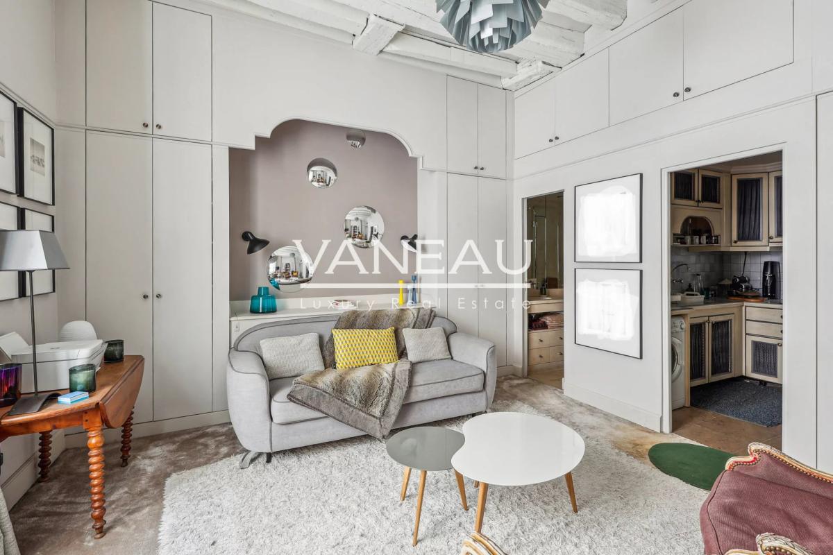 Paris - VIIe - Elégant pied à terre