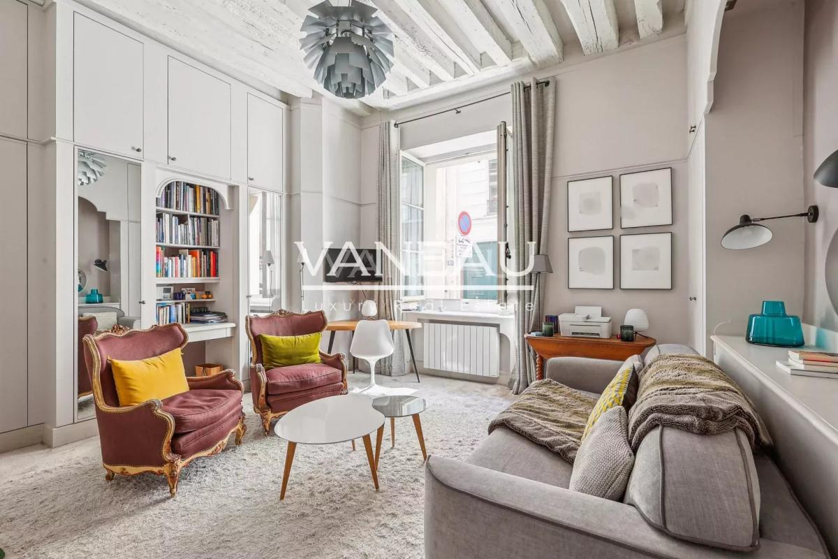 Paris - VIIe - Elégant pied à terre