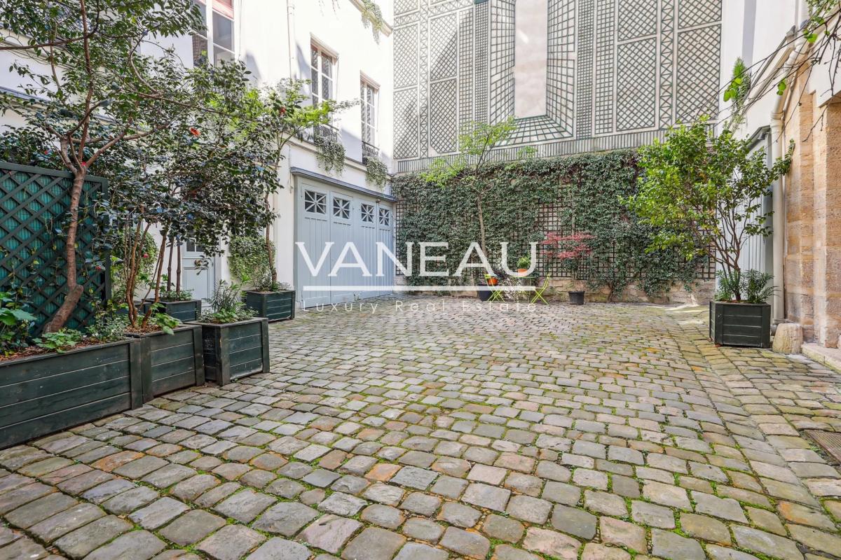 Paris - VIIe - Elégant pied à terre