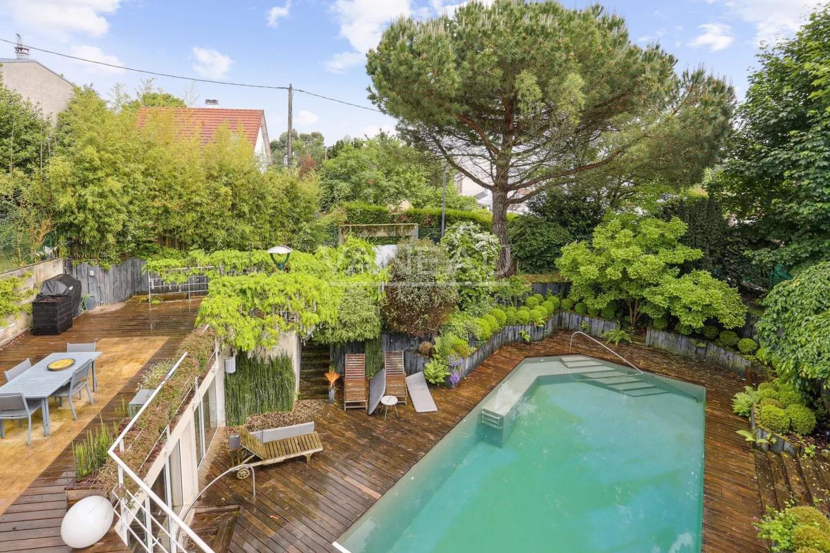 Très belle propriété avec piscine au cœur de Garches