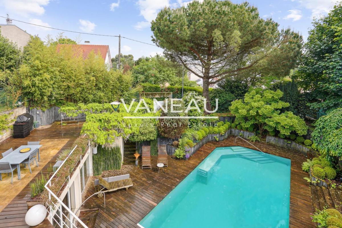 Très belle propriété avec piscine au cœur de Garches