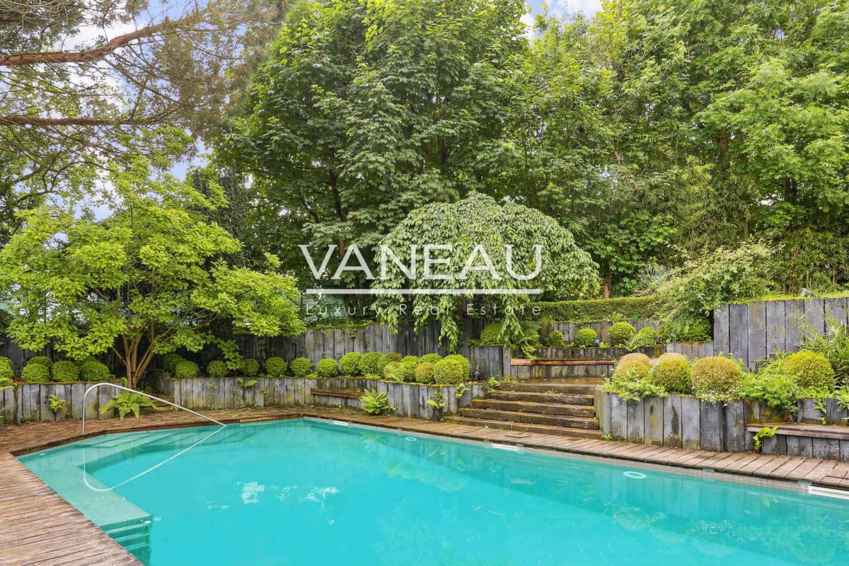Très belle propriété avec piscine au cœur de Garches