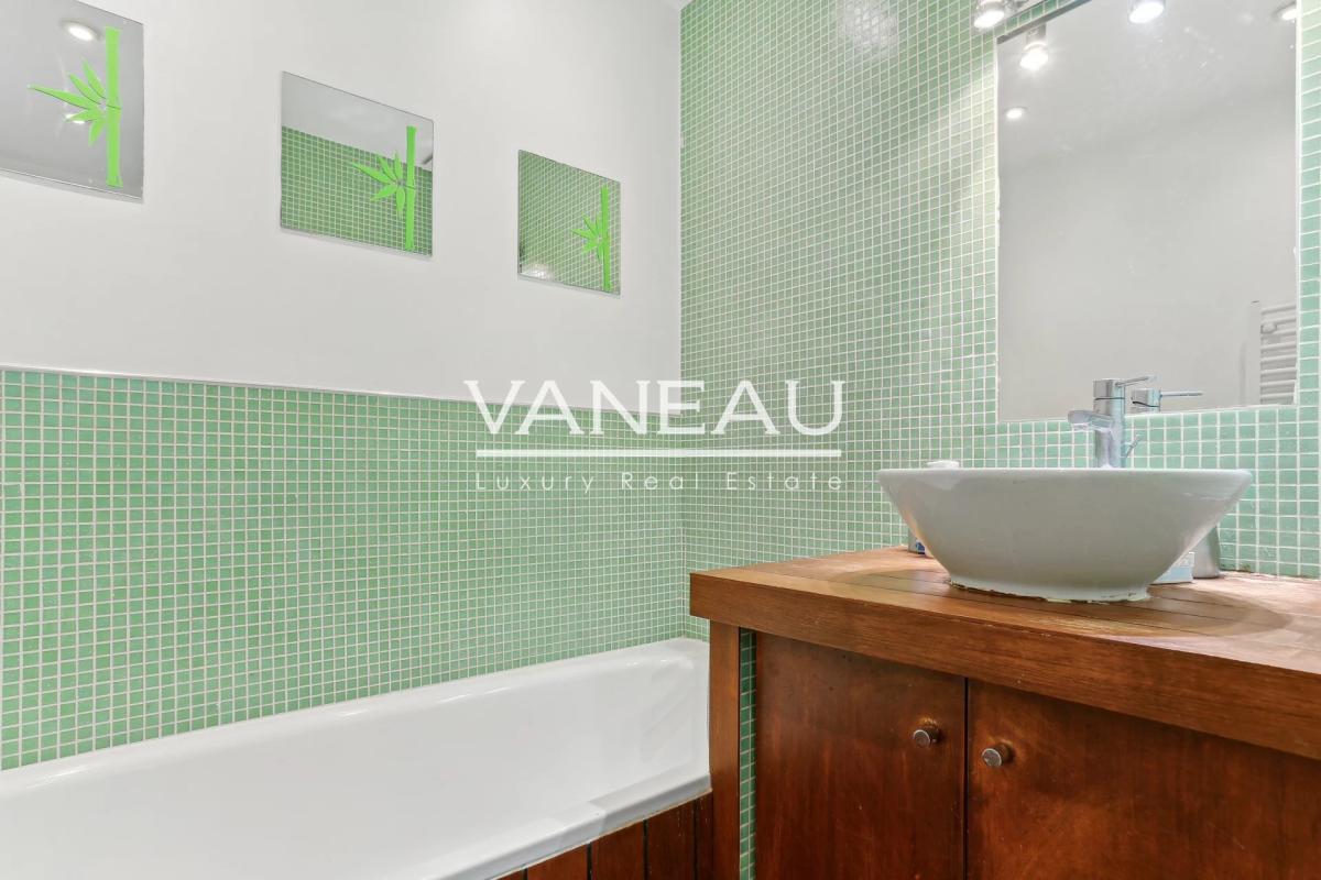 Appartement familial en dernier étage avec quatre chambres