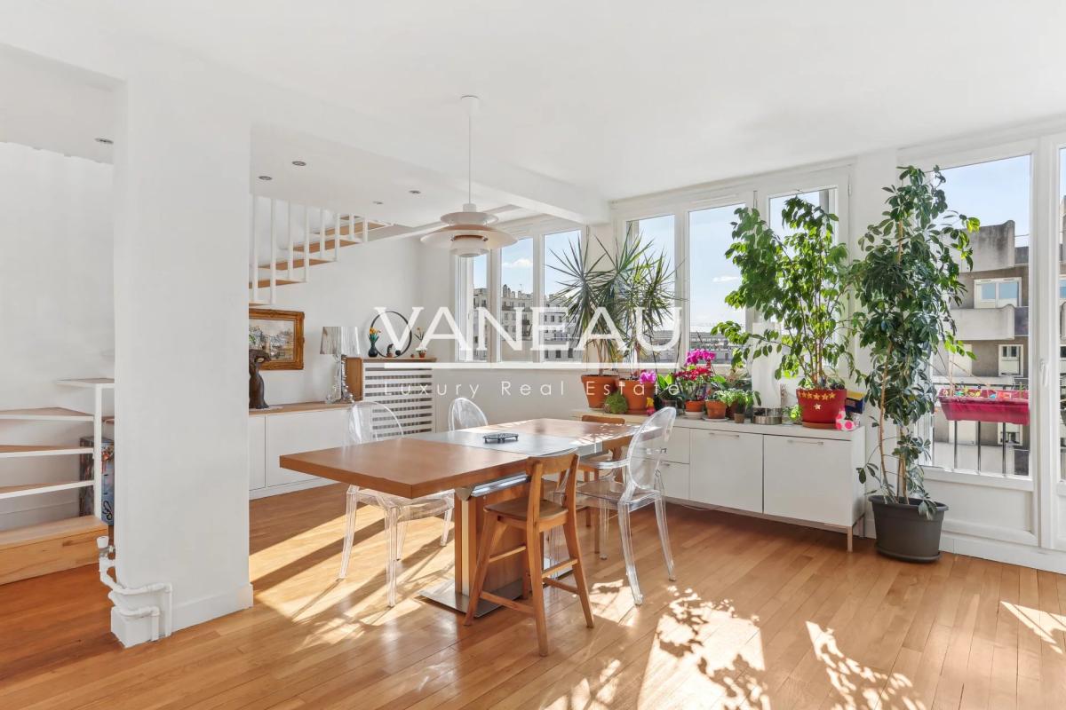 Appartement familial en dernier étage avec quatre chambres