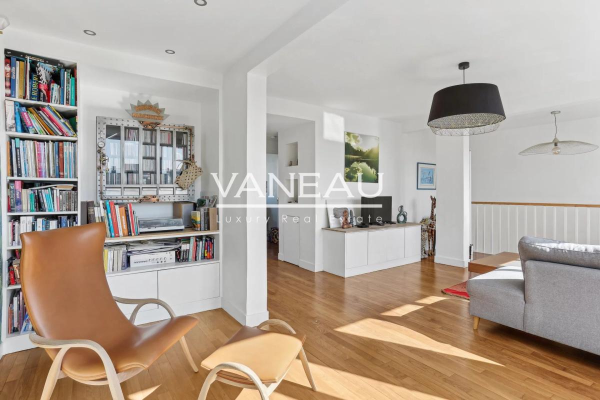 Appartement familial en dernier étage avec quatre chambres