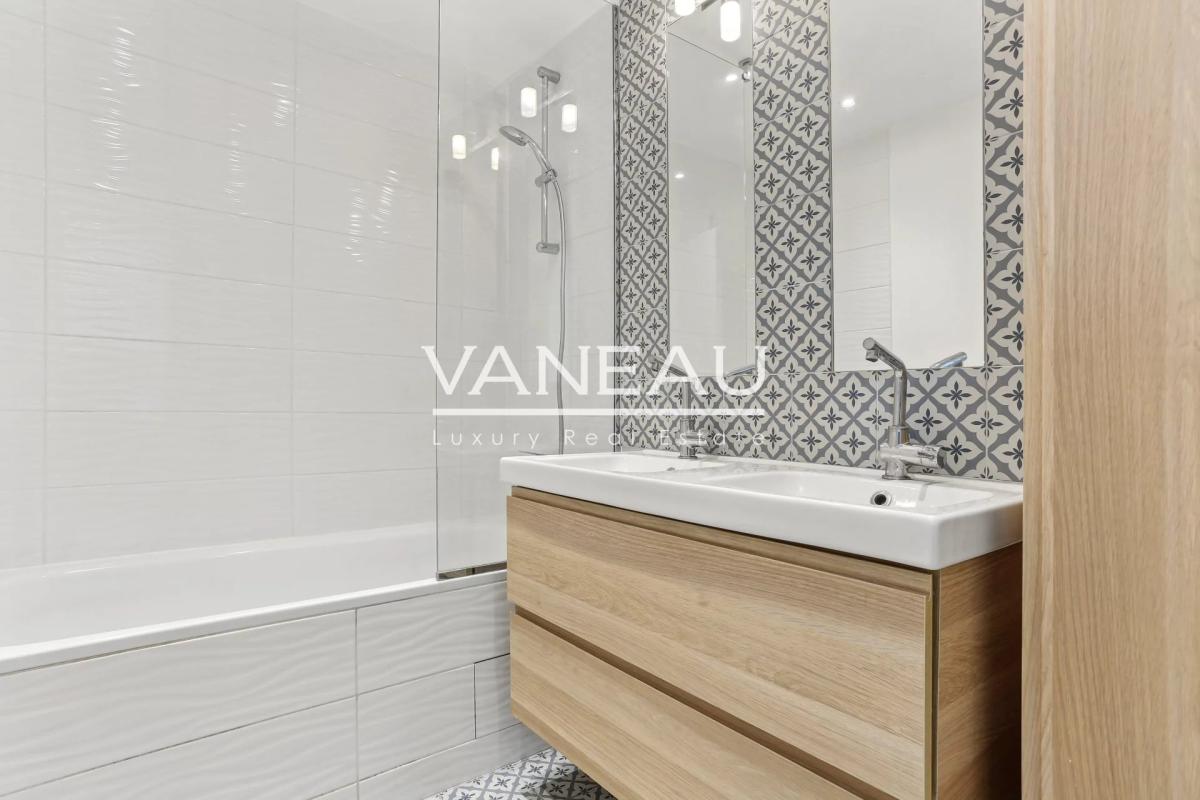 Appartement familial en dernier étage avec quatre chambres