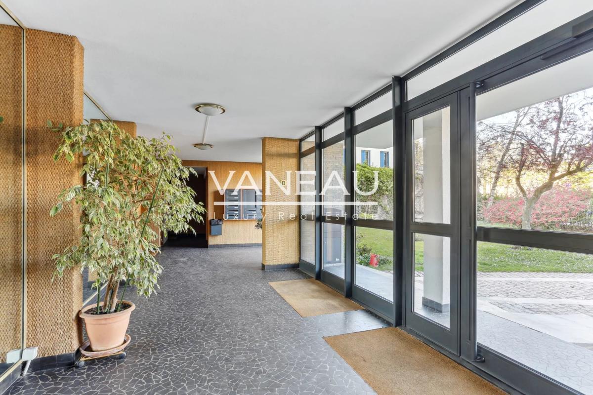 Appartement familial en dernier étage avec quatre chambres