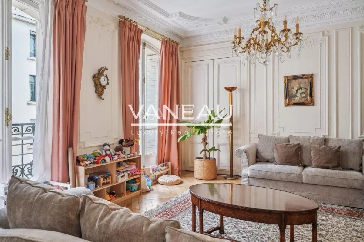 PARIS VII - GROS CAILLOU - Bel appartement familial et de récept